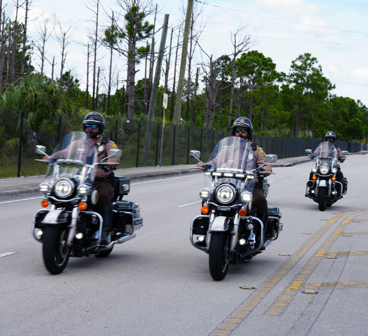 MiamiDade_SO's tweet image. 🚨 Southern Slow Down Recap 🚨
We proudly participated in the Southern Slow Down Campaign, a multi-state initiative focused on enforcing speed limits and educating drivers on the dangers of reckless driving.
Our Motorcycle Unit was out in full force across Miami-Dade County,…