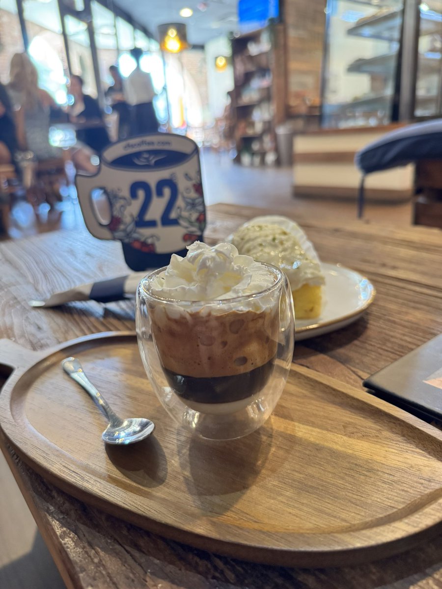 DreamingTabitha's tweet image. Excitement at lunch with @RealJoRosie then chill vibes for coffee ☕️