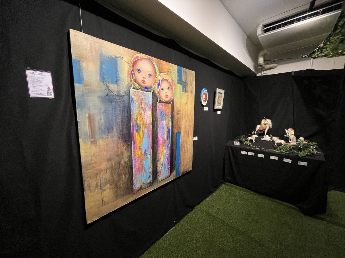 TakoMASARU's tweet image. 昨日は、小伝馬町の OTHO GALLERY に「 fae fantasie 」観に行ってきたよ!
いつもと雰囲気が違っててビックリ!
作家さんそれぞれが思い描く妖精たち、可愛いのから妖しげなものまで様々で面白い。
fae fantasie
2025 7.19 - 8.10 月曜休廊
12:00 - 19:00(最終日17:00)
OTHO GALLERY