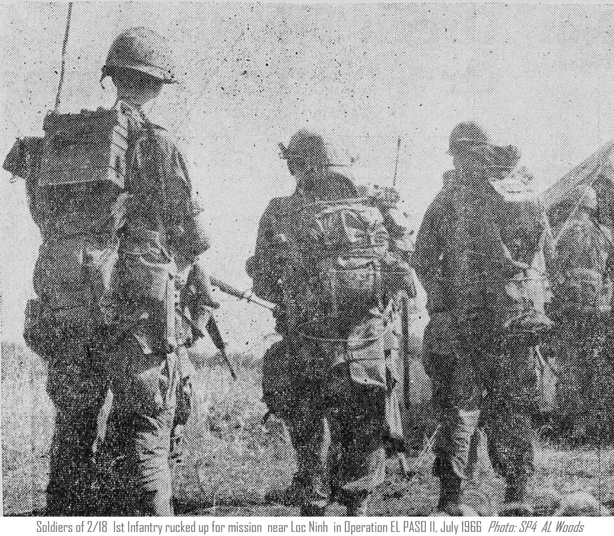 WarsIndo's tweet image. Soldiers of 2/18 Ist Infantry rucked up for mission near Loc Ninh in Operation EL PASO II, July 1966
