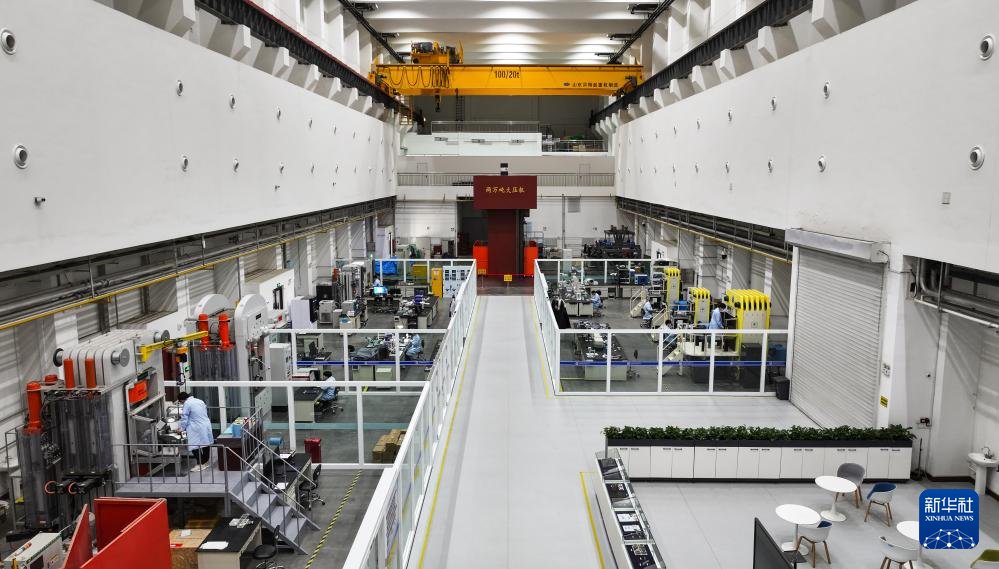 ChinaScience's tweet image. China's Synergetic Extreme Condition User Facility (SECUF), a Beijing-based comprehensive research infrastructure that integrates extreme experimental conditions, opens global user applications twice a year and has provided over 350,000 hours of experimental services to both…