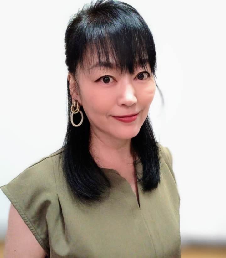 risaku's tweet image. 酒井あずささんにインタビューさせて頂いてます。
「キネマ旬報」2025年8月号 連載『ピンク映画を追いかけろ!』の「人物クローズアップ」コーナーです。
酒井さんは7月18日から公開中の『肉感海岸 美巨乳店員のいるお店』(吉行由実監督)に出演されています。…