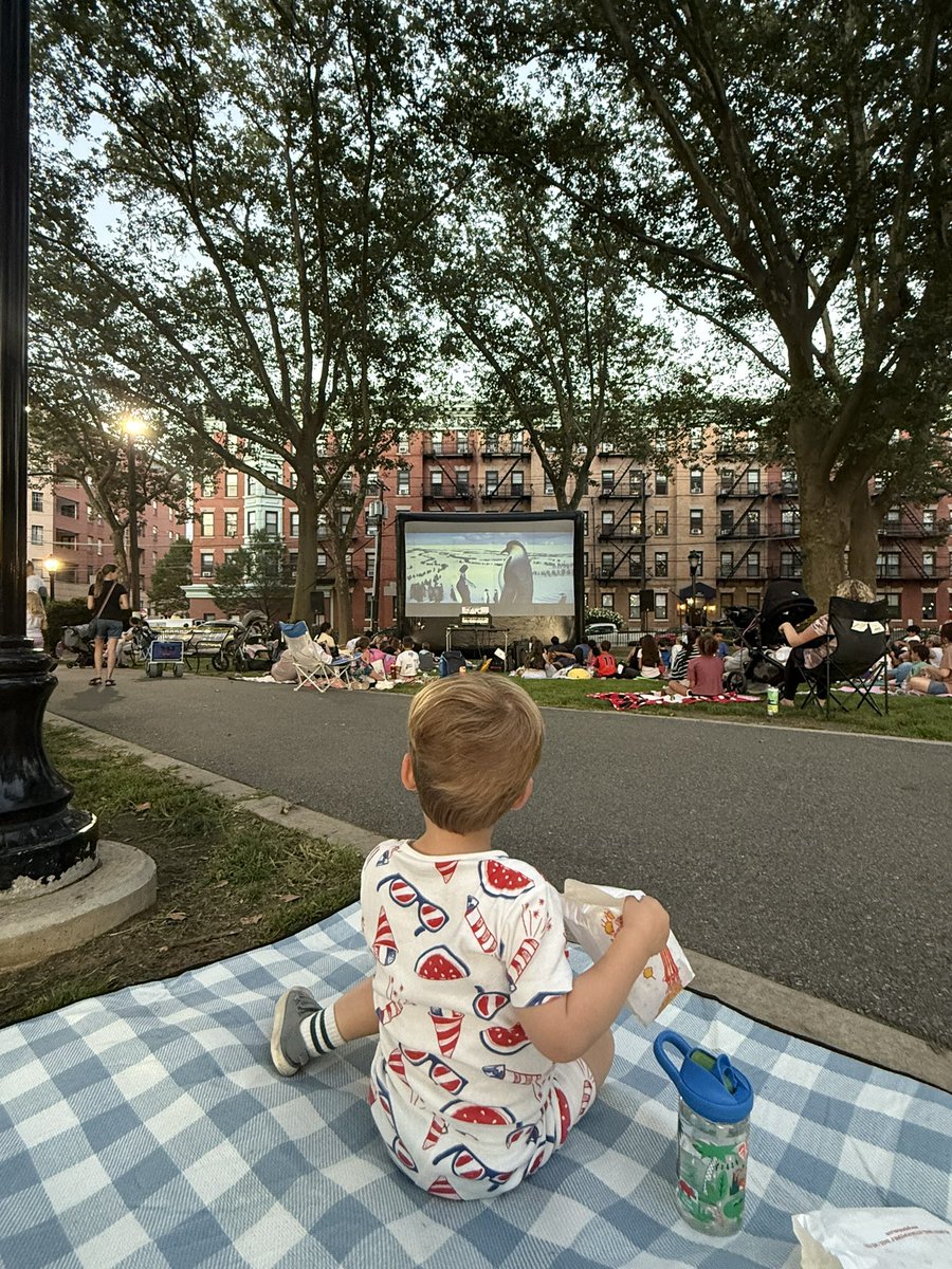 redbeard's tweet image. Cruising past bed time on park movie night.