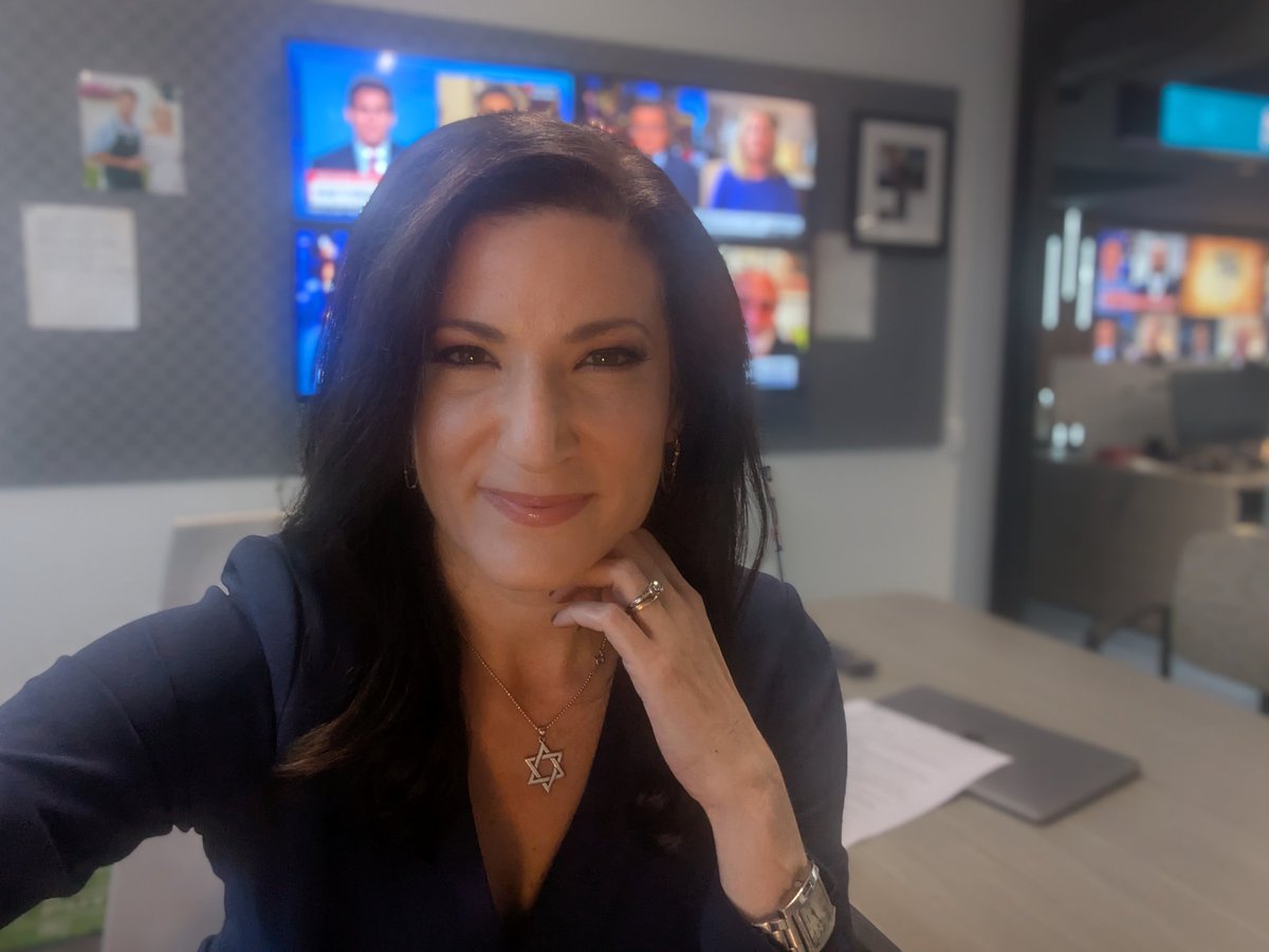 bungarsargon's tweet image. I will be anchoring my friend @LelandVittert's show @NewsNation from 9-10 PM, I hope you'll join us!
Topics:
- Trump v Obama
- Ghislane Maxwell interview
- New polling on Mamdani
- Hunter Biden - the Democrats' poster child on immigration