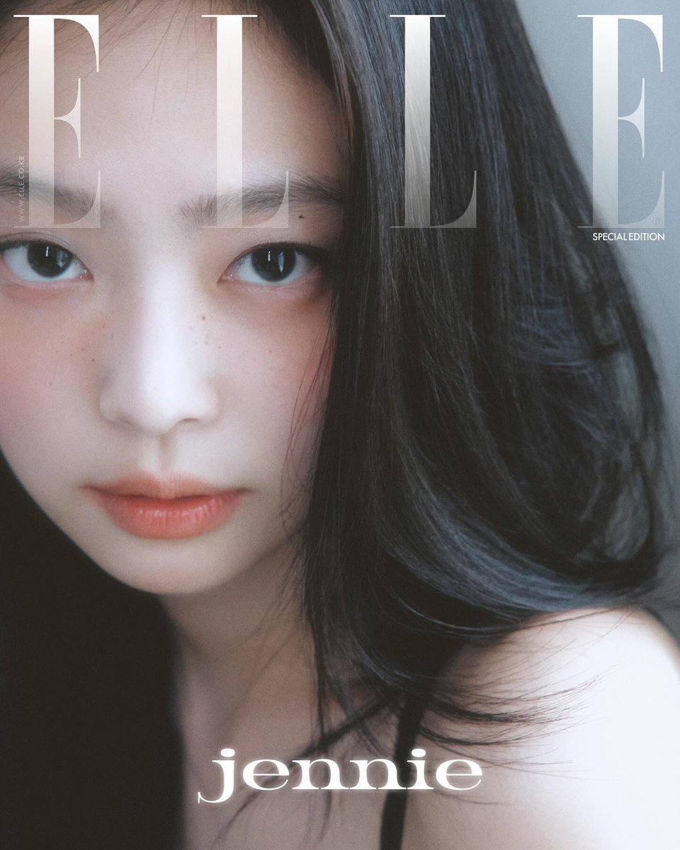 TheePopCore's tweet image. JENNIE looks like a beauty as soft as a morning bloom, with a demure charm that radiates serene allure wearing CHANEL as she graces the cover for ELLE Korea.