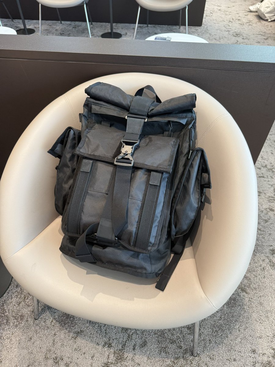 yohenity's tweet image. 毎月の中国出張はこれ一個で行ってます。何としても預け荷物を作らないように頑張ってます、どっかに忘れてくるんで🤣
#missionworkshop