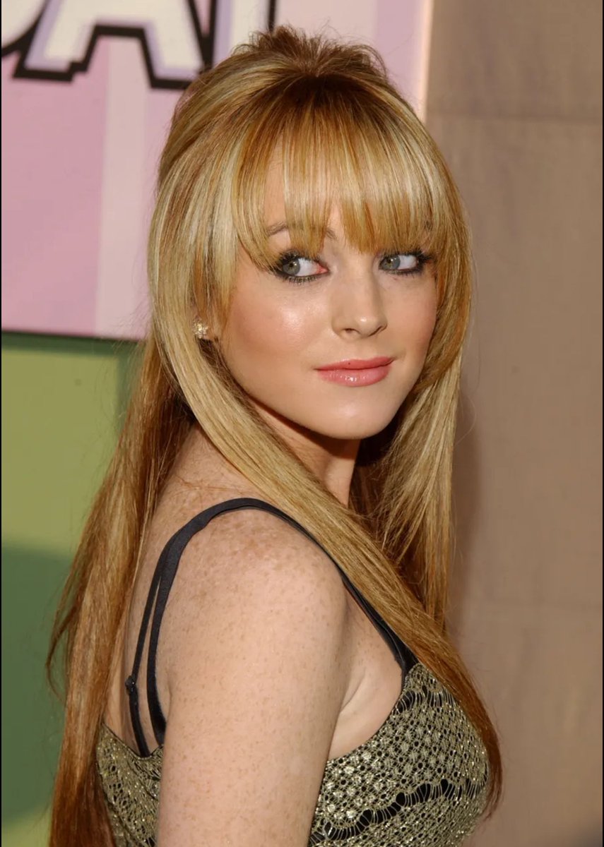 SeriesBrasil's tweet image. Lindsay Lohan no lançamento de Sexta-Feira Muito Louca em 2003 x 2025. 🥹🤏🏻