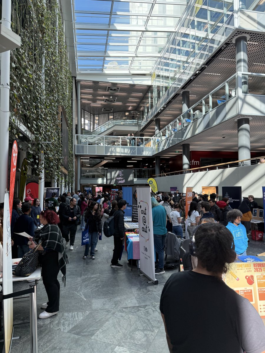 NZFreeSpeech's tweet image. Back on site today at AUT! Meeting the next generation of free speech champions! Come see us if you’re in the area 👍