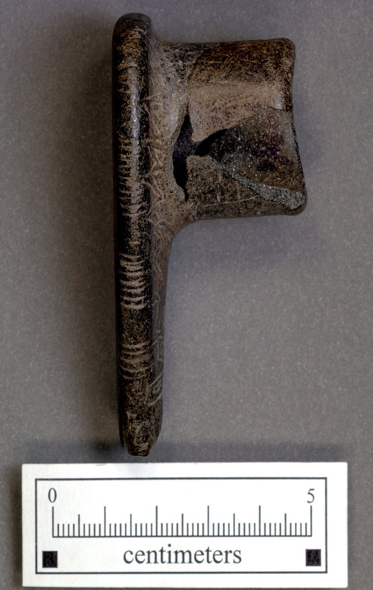 DrGregLittle2's tweet image. Two pipes excavated from mound sites in coastal southern North Carolina. The carving and characters on these are pretty interesting. The dates on these could be as early as AD 1200-1300 or as recent as 1600.
These are from the UNC archaeology digital collection.…