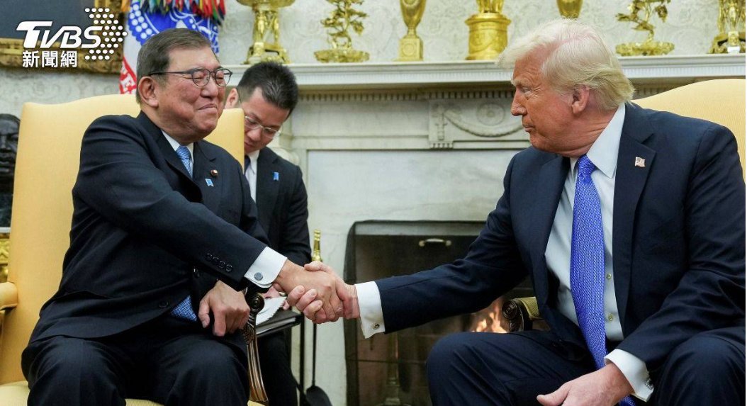 loong_of's tweet image. Trump announced a major victory in the trade negotiations with Japan: the tariff rate on Japan was reduced to 15%, but Japan must invest $550 billion in the United States, and the United States will receive 90% of the profits (Trump said this move will create hundreds of…
