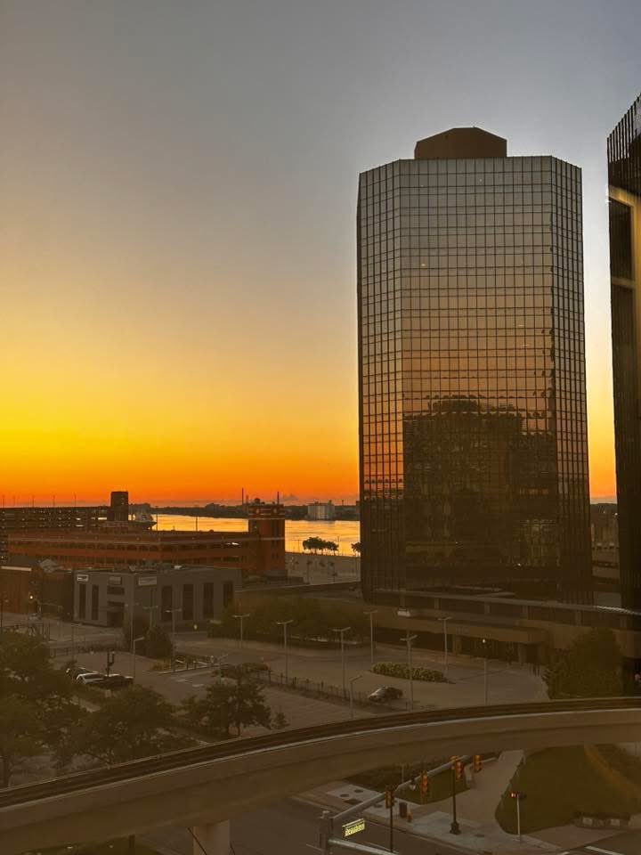 RitasAdventures's tweet image. Had to work in the city today. Summer sunrise in the City #Detroit