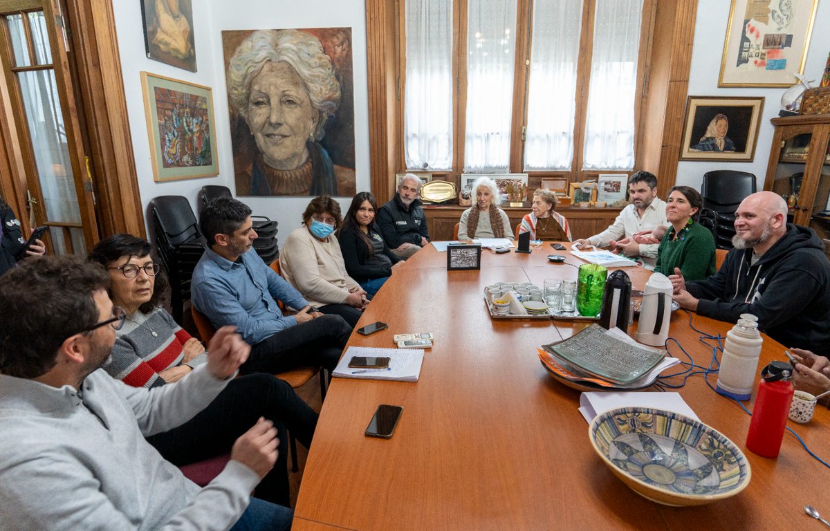 abuelasdifusion's tweet image. ✍️ Firmamos un convenio de colaboración con @sipreba
¡Gracias por acompañar nuestra lucha! 💓
➡️abuelas.org.ar/prensa-y-difus…