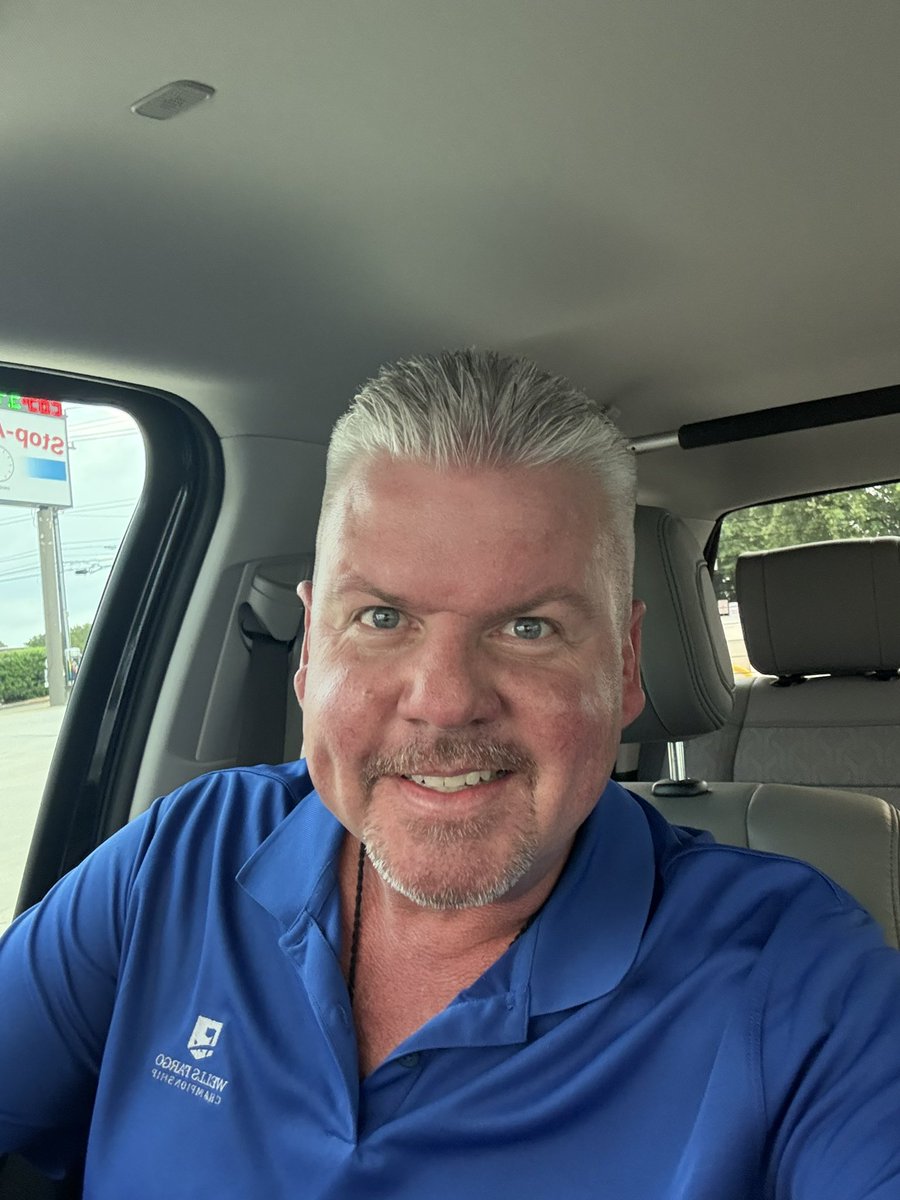 realryanstacker's tweet image. Got that hairdid with the blowout!  lol!!!!