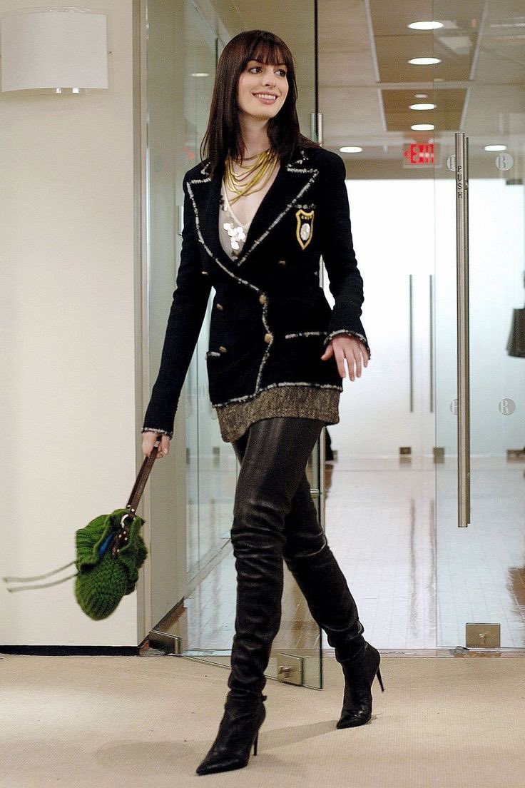 maryarchived's tweet image. the devil wears prada: 2006 vs 2025
look at what they’ve done to my girl andy