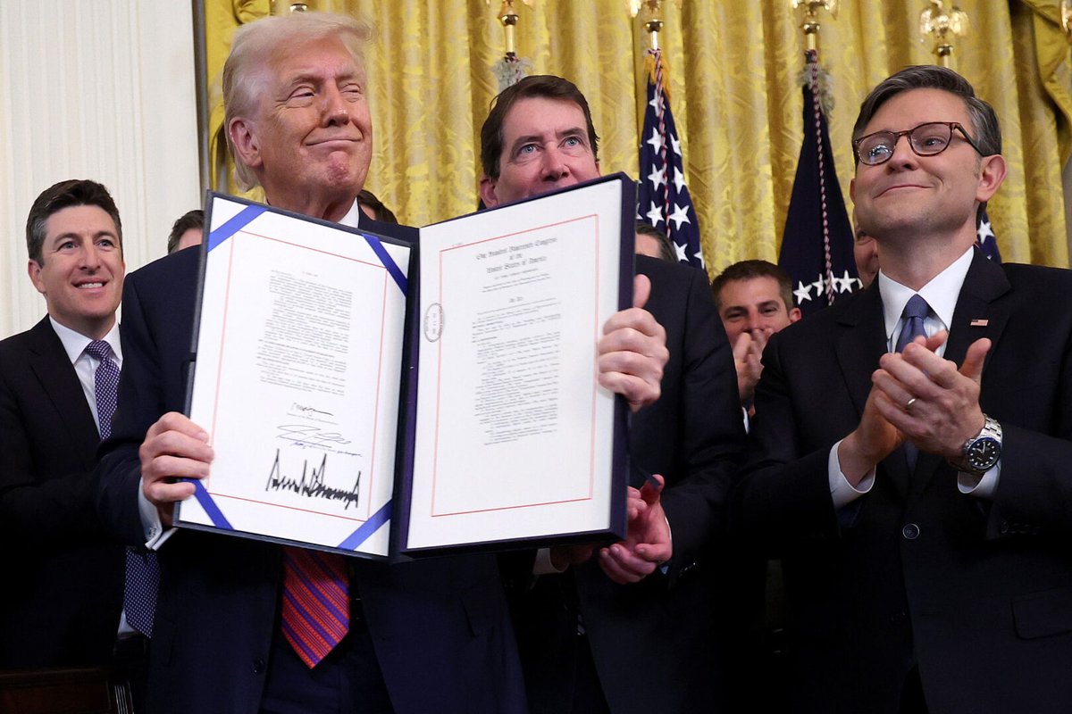 rollcall's tweet image. The latest episode of Political Theater covers what the first six months of Trump 2.0 portend for next year’s elections, whether Democrats will ever win a majority again and the coolest roller coasters at Cedar Point in Ohio. ow.ly/TCyX50WtIzW