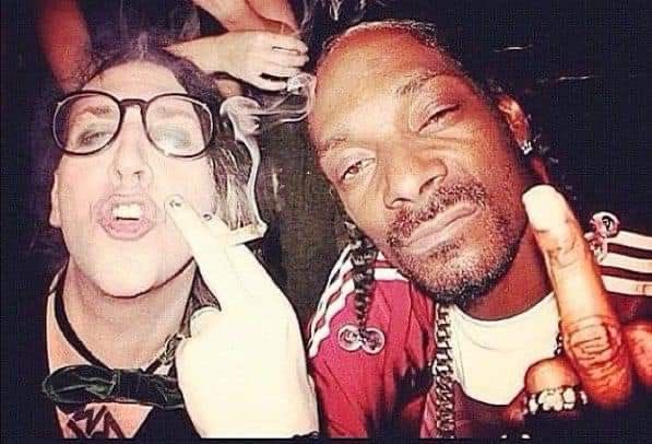 twinningevil's tweet image. Fun fact: I love raping, me and my good friend snoop do it all the time in the studio