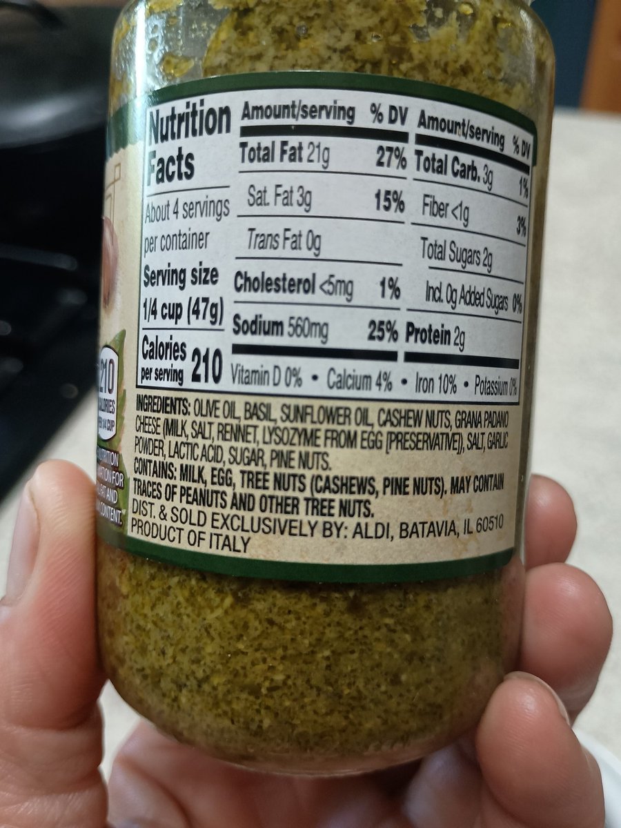 DRanchLife's tweet image. The more I shop at Aldi the more I like their products. This pesto has nothing in it I cannot pronounce. Even the preservatives are natural. Normally I would make my own but I had a serious basil issue this year. It happens. 🤷♀️
