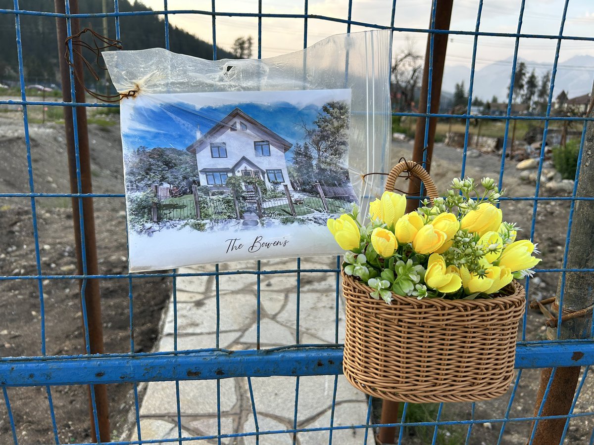 JSJamato's tweet image. Always a pleasure working in #Jasper. Beautiful place, very friendly people.
All the best in the rebuild!
(And sorry for bringing some tough political questions to town, but that’s the job and current media did not start that spat...) #ableg