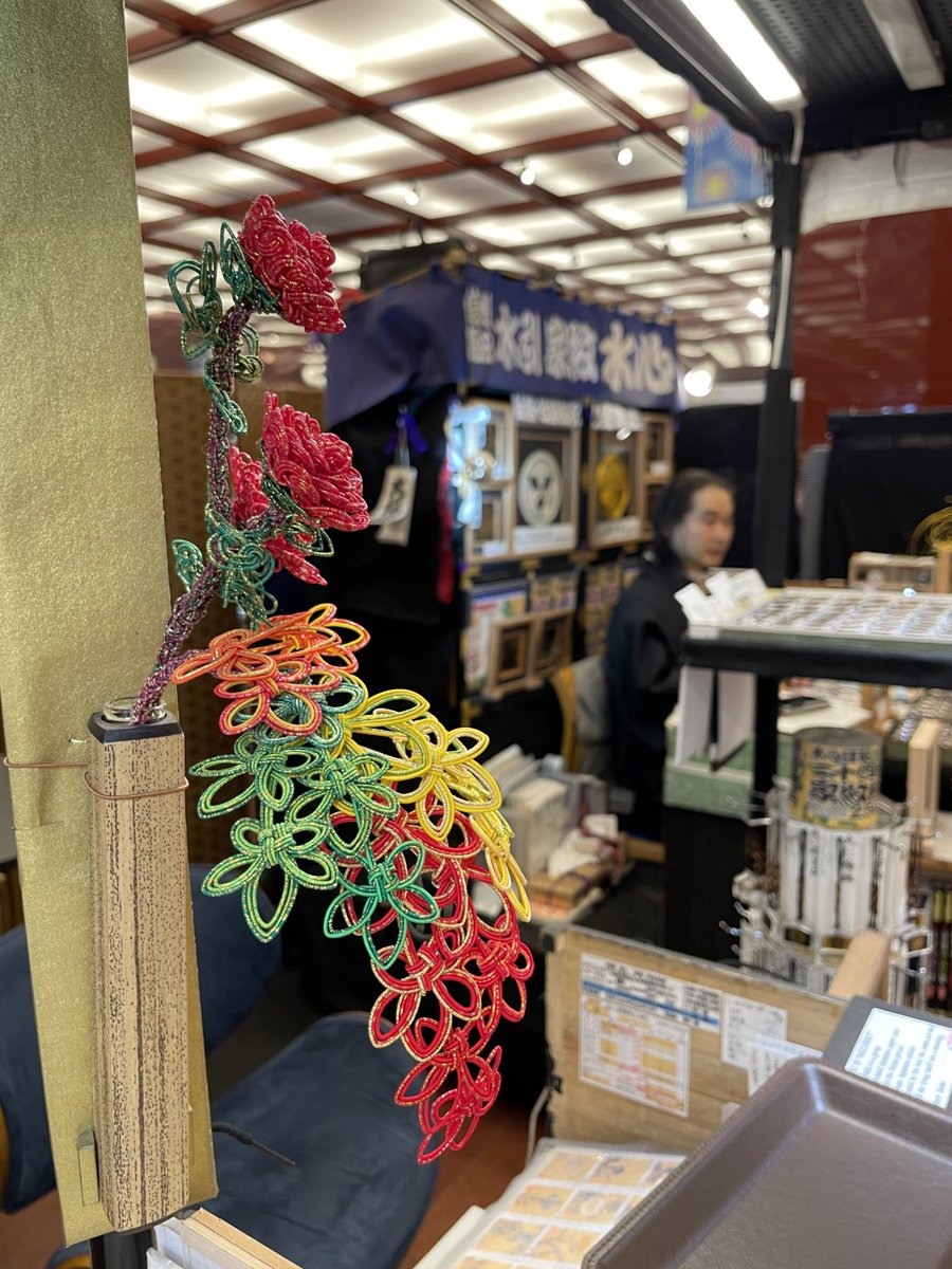 木挽町広場、縁起物の水引細工【#水心】さん 『#紅葉狩』の上演に