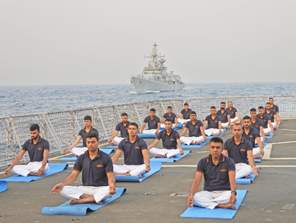 IN_EasternFleet's tweet image. #Midweek reminder
When you are in a hustle, remember to flex your muscle.
When you sweat it out, remember to talk it out.
When your body's craving food, choose something wholesome to lift your mood.
When you are low in spirit, remember to take a minute.
In these moments, small…