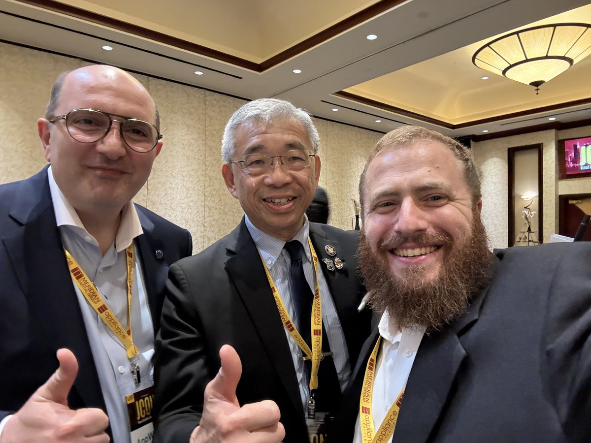 bpjcc's tweet image. It was an honor for our CEO to attend the JCON event this evening.
Mazel tov to JCC Marine Park on an incredible evening - and to the packed house that brought unmatched energy, creativity, and business spirit throughout the night.