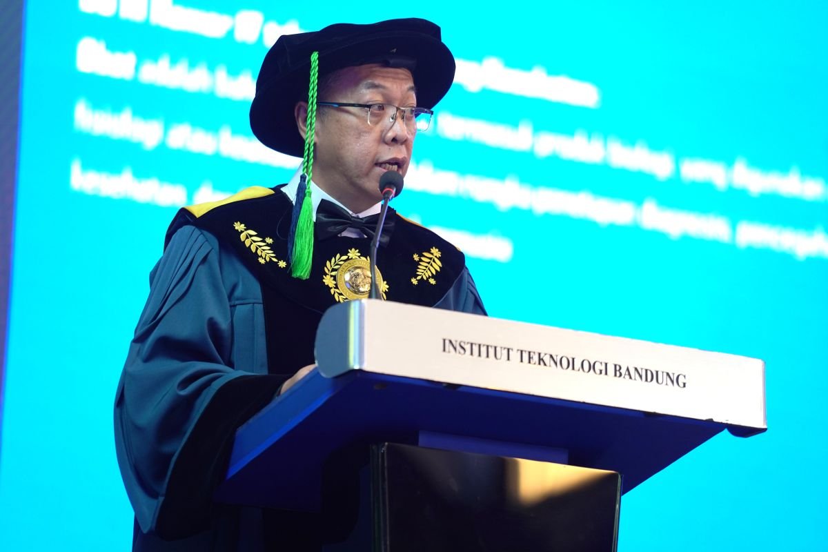 Orasi Ilmiah Prof. Diky Mudhakir: Desain Rasional Sistem Penghantaran Nanopartikel Bertarget Intrasel itb.ac.id/berita/orasi-i…