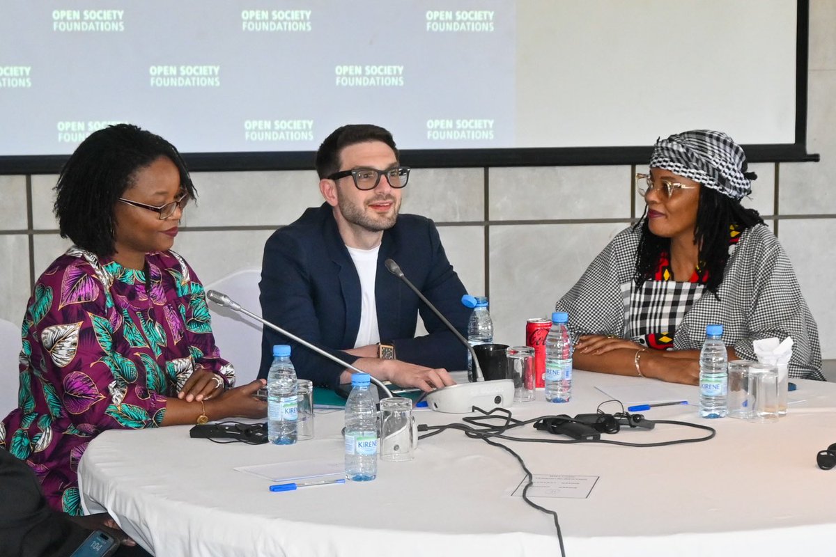 AlexanderSoros's tweet image. I completed my visit to Senegal deeply inspired. @OpenSociety has been active in Senegal for 25 years.
I met young entrepreneurs devoted to building a better future, civil society leaders who’ve courageously safeguarded democracy and justice, and media partners (like West…