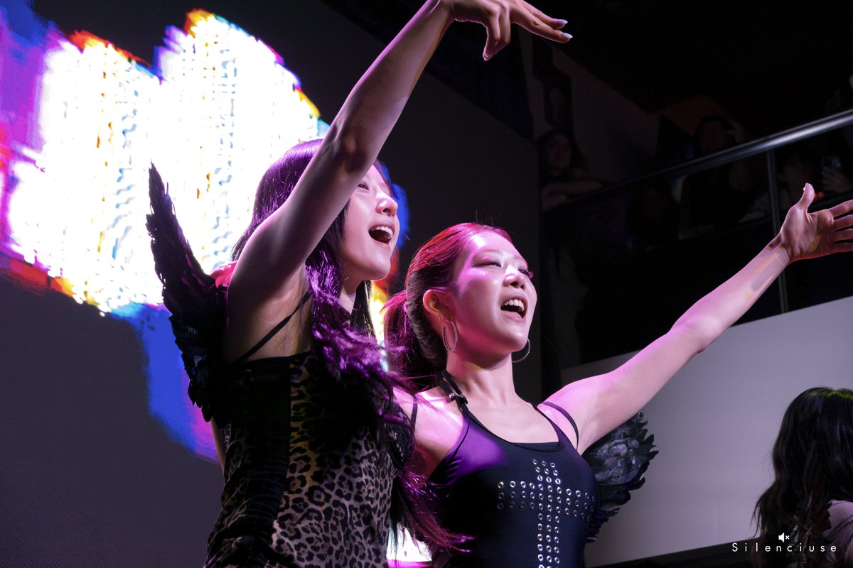 Silenciuse's tweet image. 250718 ARTMS Club Icarus in NYC

drive.google.com/drive/folders/…

#ARTMS #아르테미스 #HaSeul #하슬 #KimLip #김립 #JinSoul #진솔