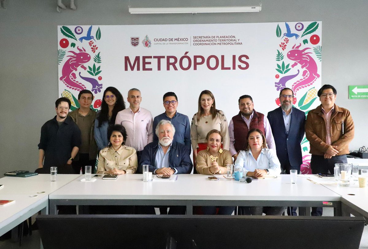 noticiascd_mx's tweet image. #Atención
Van por Ley de Coordinación Metropolitana
@Congreso_CdMex @GPMorenaCdMex @A_Encinas_R @MetropolisCDMX @XochitlBravoE @Alberto_Vanegas #ULTIMAHORA
noticiascd.mx/van-por-ley-de…