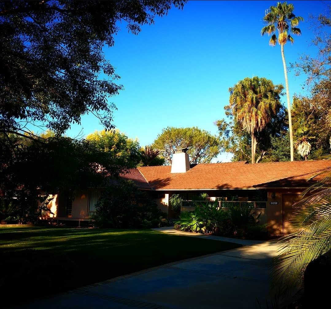 djdashoner's tweet image. ๐ Was on the Westside today & drove by The Golden Girls House.