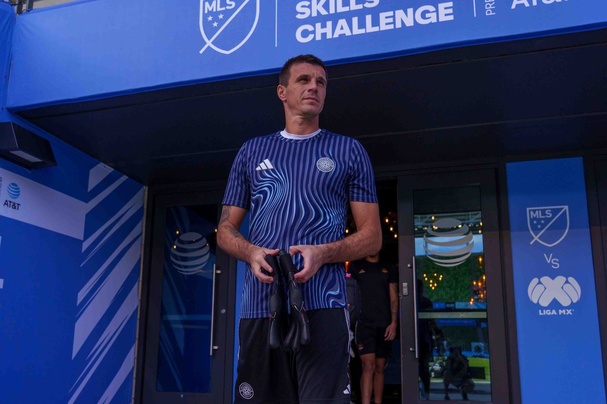 ChattanoogaFC's tweet image. 📺 WATCH LIVE: Our keeper Eldin Jakupović takes to the national stage as he competes in @MLSNEXTPRO Goalie Wars at #MLSAllStar Skills Challenge!
Watch for free with #MLSSeasonPass on @AppleTV here 👉 tv.apple.com/us/sporting-ev…