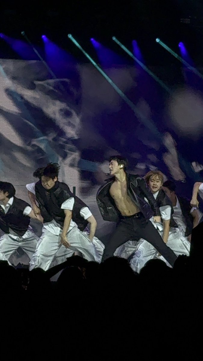 Liyasdraft_zip's tweet image. AHHH #ATEEZinOrlando