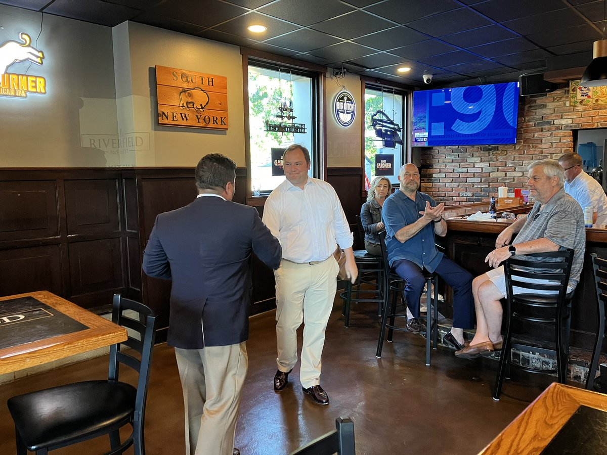 makracker's tweet image. Great energy tonight with the City of Buffalo GOP &amp;amp; West Seneca Republican Committee! 

Our candidates are all in, fighting for taxpayers, pushing back on socialist Democrats &amp;amp; standing strong for WNY values. 

Common-sense says vote for @Gardner4Buffalo &amp;amp; our GOP team! 🇺🇸 🦬 🐘