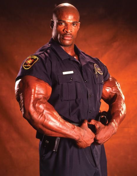 BKWelles's tweet image. It's so crazy that the worldwide bodybuilding champion was a police officer, imagine being arrested by this guy for using illegal drugs.