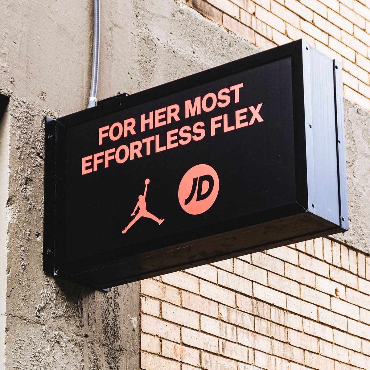 jdsportsus's tweet image. Expectations? Exceeded.
We had a ball in Indy w/ our @Jumpman23 fam, and the Air Jordan 3 ‘Starfish’ release party was a movie. 🎥
We’re outside all summer. Don’t miss the next event. 👟🔥