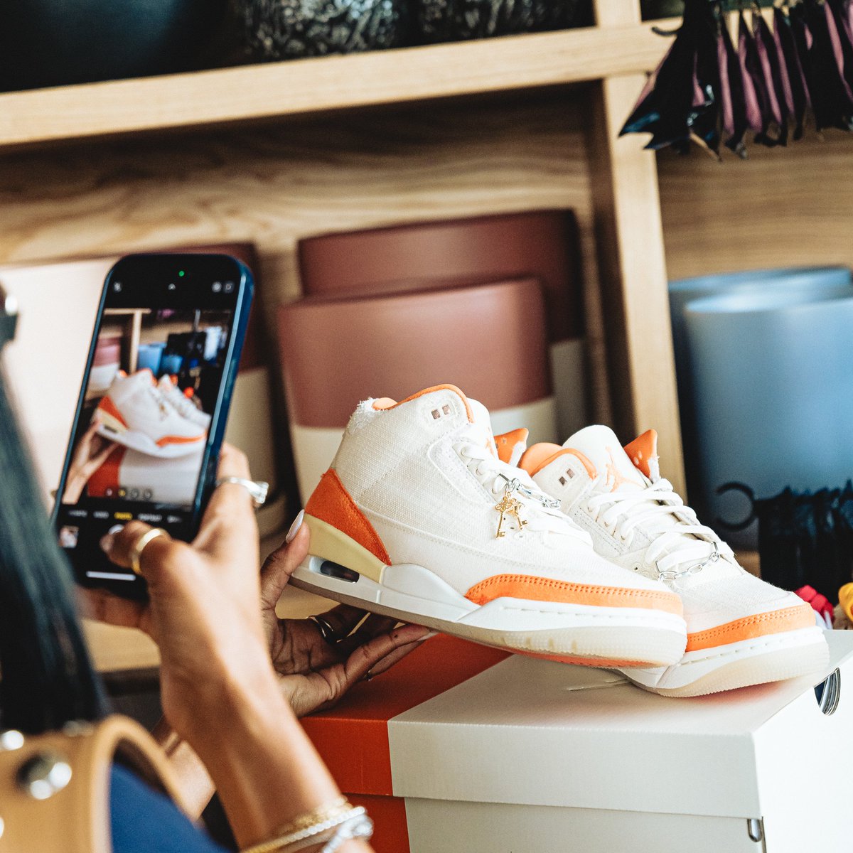 jdsportsus's tweet image. Expectations? Exceeded.
We had a ball in Indy w/ our @Jumpman23 fam, and the Air Jordan 3 ‘Starfish’ release party was a movie. 🎥
We’re outside all summer. Don’t miss the next event. 👟🔥
