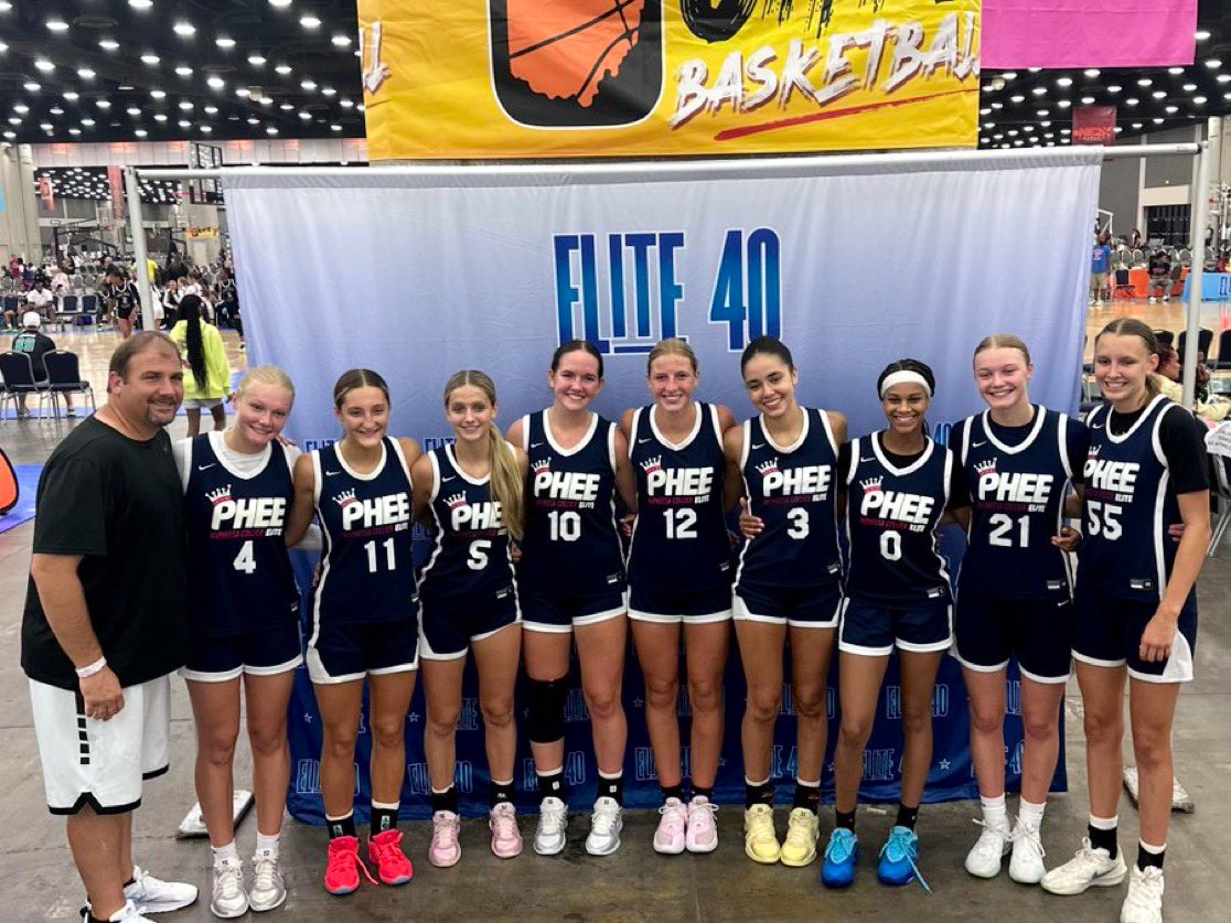 TaylorScheer1's tweet image. Thank you @PheeElite, Coach O @WUhoops, and all the coaches who stepped in to share your knowledge and help me grow as a player this season.
Proud of everything we accomplished with my awesome teammates. The work doesn’t stop here—already hungry for next year. 💪🏼🏀