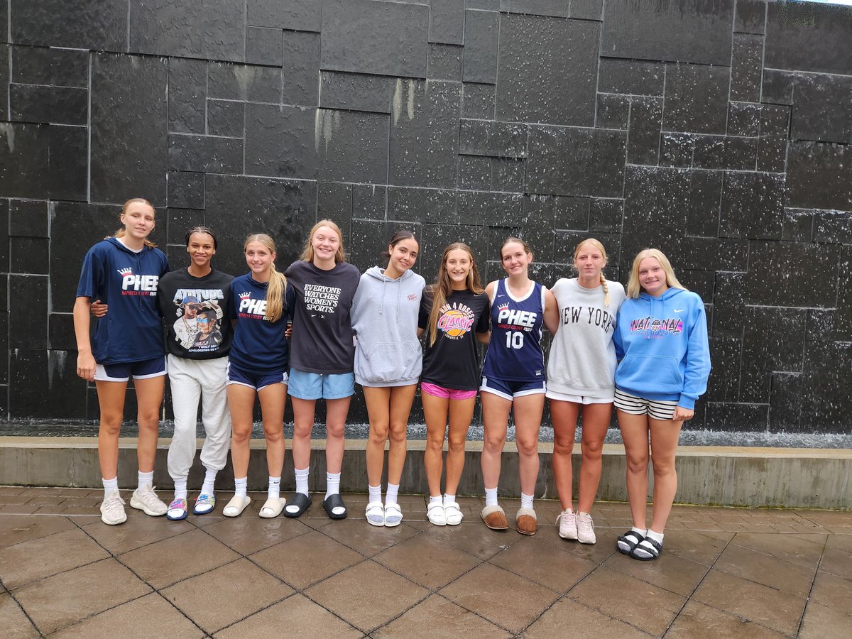 TaylorScheer1's tweet image. Thank you @PheeElite, Coach O @WUhoops, and all the coaches who stepped in to share your knowledge and help me grow as a player this season.
Proud of everything we accomplished with my awesome teammates. The work doesn’t stop here—already hungry for next year. 💪🏼🏀