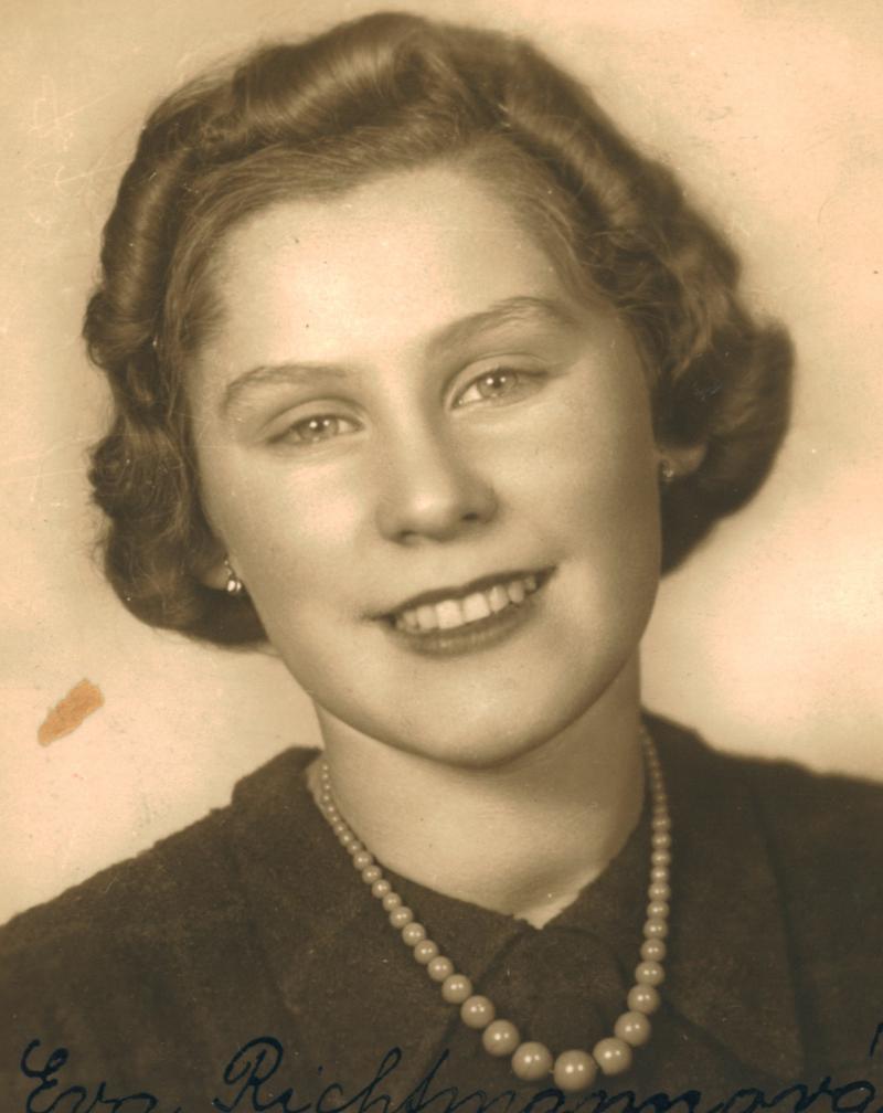 AuschwitzMuseum's tweet image. 23 July 1923 | A Czech Jewish woman, Eva Richtmannová, was born in Plzen.
She was deported to #Auschwitz from #Theresienstadt Ghetto on 6 September 1943. She did not survive.