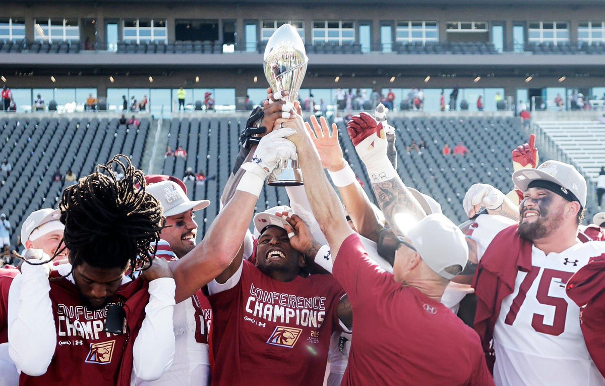 Man, having spring football in Detroit was such a movement.

From 2-8 to conference champions in four seasons.

God bless our Michigan Panthers.

#LetsHunt 🐾