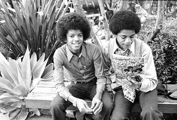 NerdJackson_'s tweet image. Michael & Marlon during a photoshoot for "Right On" Magazine in Los Angeles, California. November 28, 1972✨️