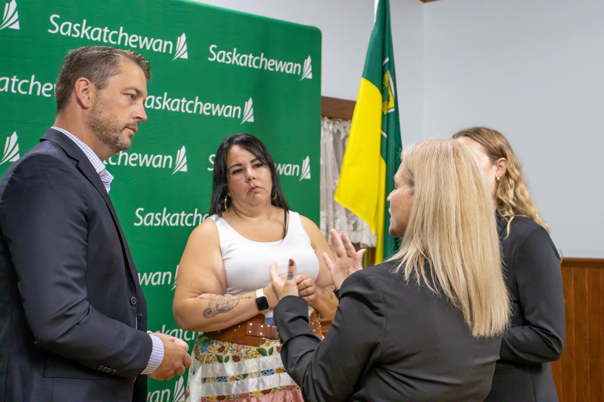 PremierScottMoe's tweet image. Successful reintegration is made possible with the right supports in place.
That’s why our government is investing in supportive housing for women leaving custody, through a new partnership with the Elizabeth Fry Society of Saskatchewan.
This agreement will help provide safe…
