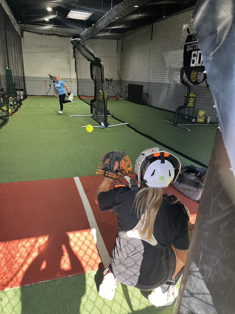 No games today! It was a fun day to get outside in Cali 🌴☀️but still find time to put in work and get ready for tomorrow’s games with my teammate <a href="/mollydavi27/">Molly Davi</a>  <a href="/MojoLewis/">TN Mojo-Lewis/Hebron Christian/Brittany Lewis</a> <a href="/BSherSB/">Barb Sherwood</a>