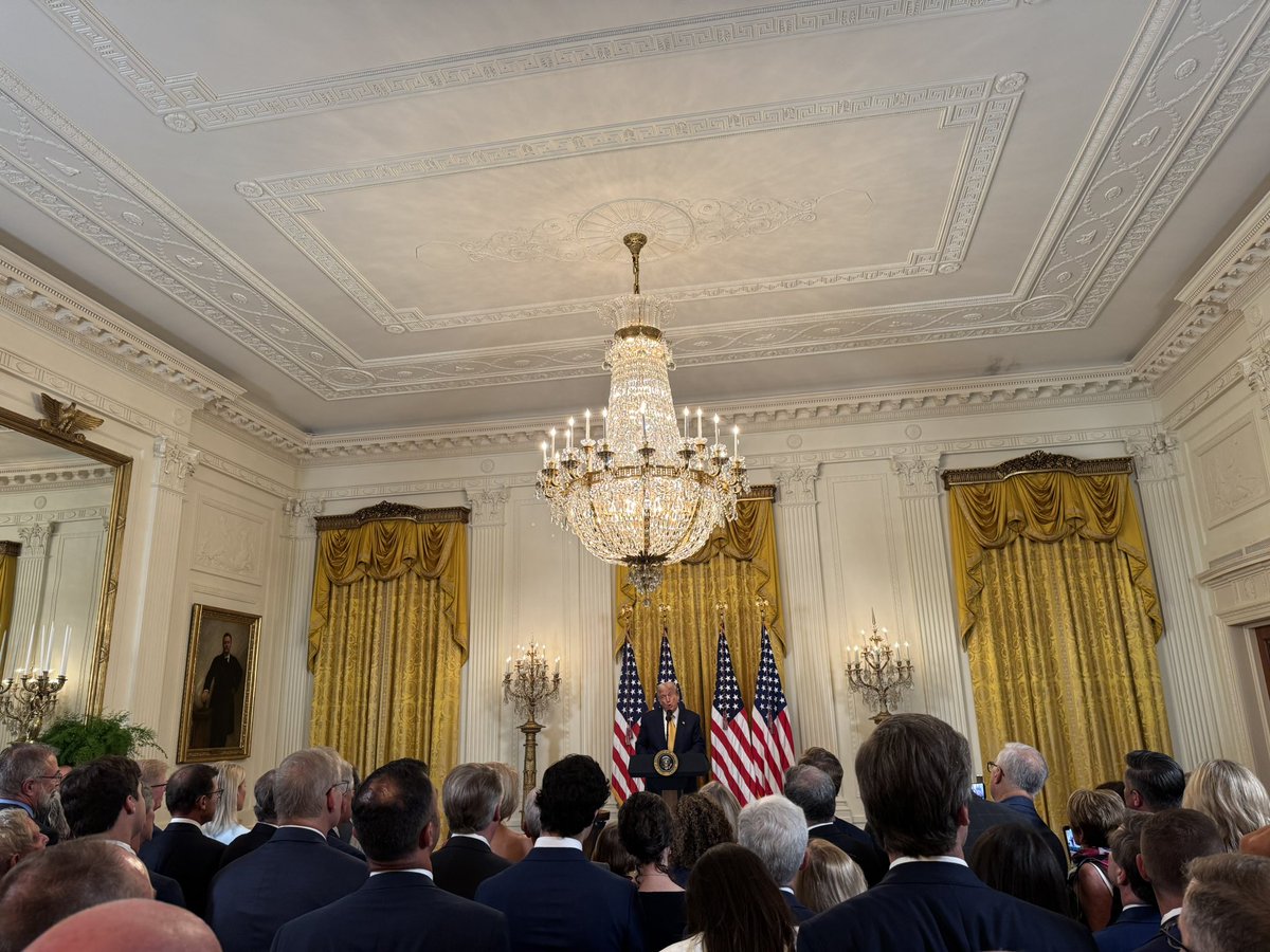 RepMeuser's tweet image. Great night at the White House with President Donald Trump and my Republican colleagues in Congress, celebrating the passage of the One Big Beautiful Bill—a historic piece of legislation that will help secure our borders, unleash American energy dominance, rein in spending, and…
