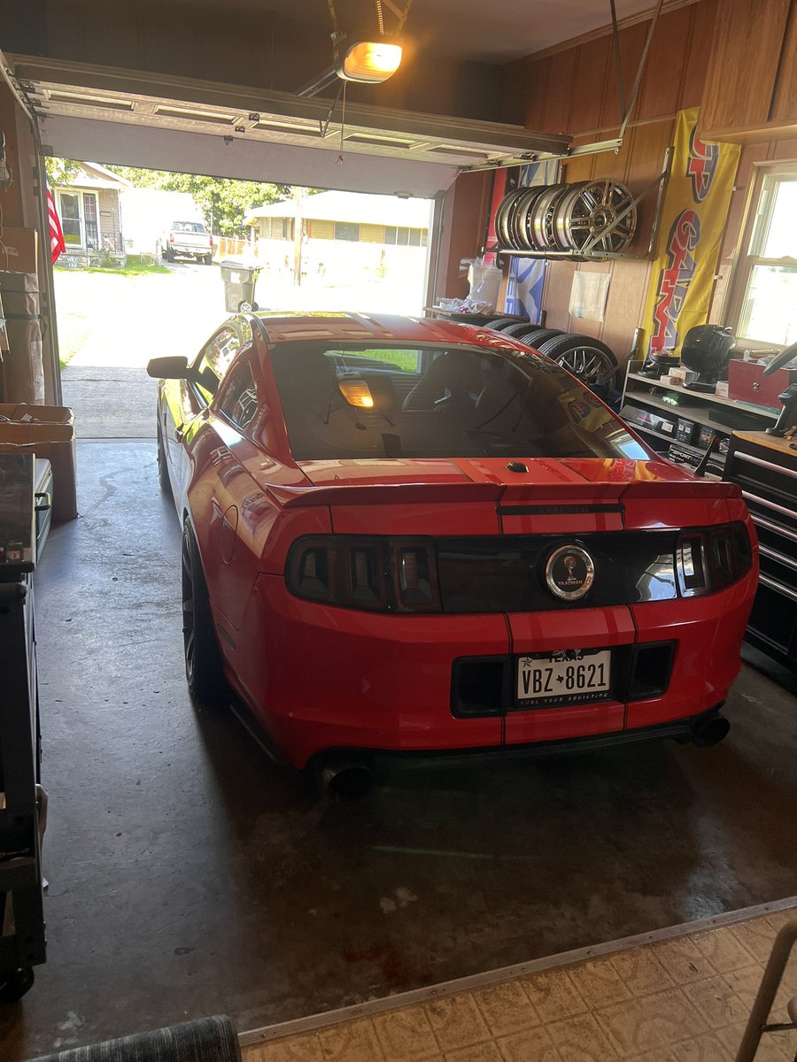 Someone took Shelby’s spot 🫣