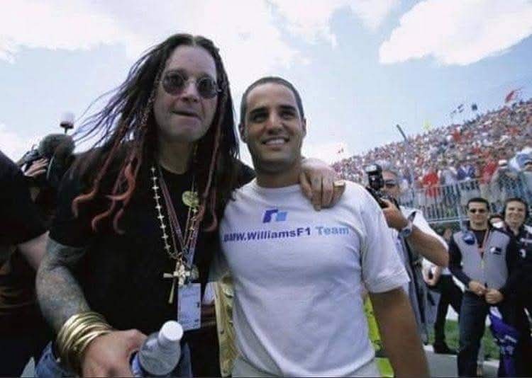 nacional_memes's tweet image. Desde aquí un sentido homenaje al gran príncipe de la oscuridad que aparece en esta foto junto a Ozzy Osbourne.❤️