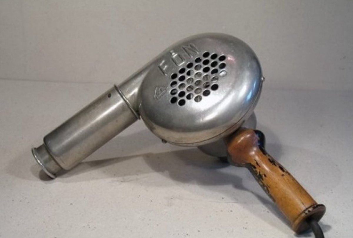 BrianRoemmele's tweet image. The idea of a hand held electric hair dryer originated with the first vacuum cleaner advertisements and the invention of the blender.
Newspaper ads showed a woman sitting at her dressing table, drying her hair with a hose connected to the exhaust pipe of a vacuum cleaner.
With…