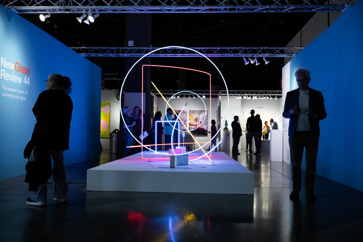 LumenField's tweet image. This weekend, the Seattle Art Fair lit up the Lumen Field Event Center with color, creativity, and the best of the PNW’s modern art scene.