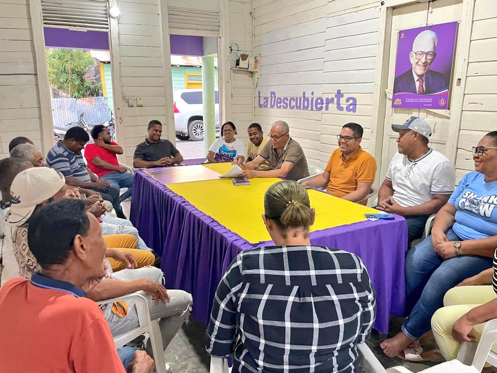 EcheniqueRD's tweet image. 📍La Descubierta 
Provincia Independencia 
El @PLDenlinea sigue trabajando en este municipio de la frontera sur del país, en la implementación de la nueva Línea Organizativa y Electoral (LOE).
@DIGICOMPLD @dddiaz @mayoescoto @DomingoJimenezR @mbeatrizovalle @21dorisVeloz