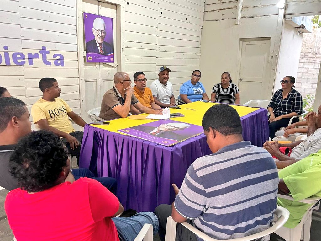 EcheniqueRD's tweet image. 📍La Descubierta 
Provincia Independencia 
El @PLDenlinea sigue trabajando en este municipio de la frontera sur del país, en la implementación de la nueva Línea Organizativa y Electoral (LOE).
@DIGICOMPLD @dddiaz @mayoescoto @DomingoJimenezR @mbeatrizovalle @21dorisVeloz
